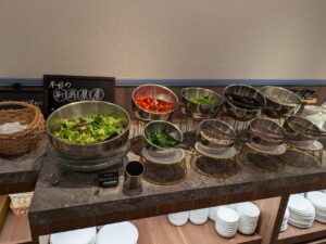 「本日の新潟県産サラダ」