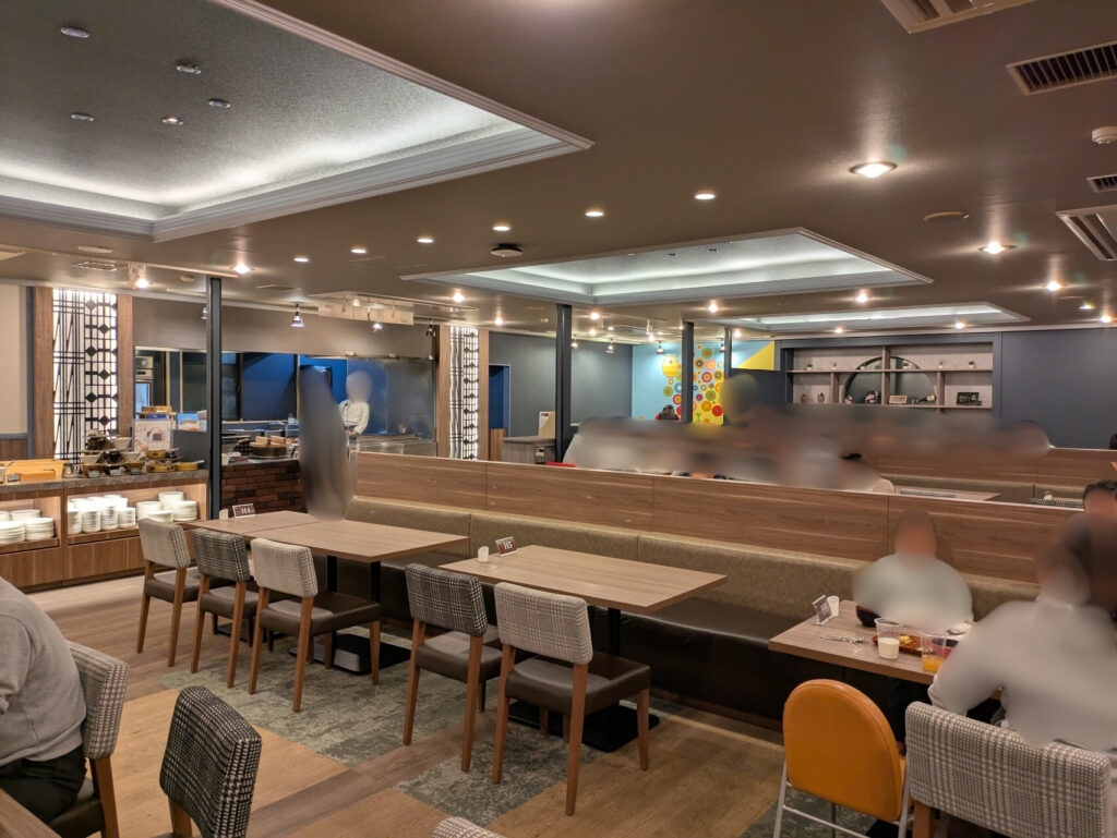 苗場山店内風景