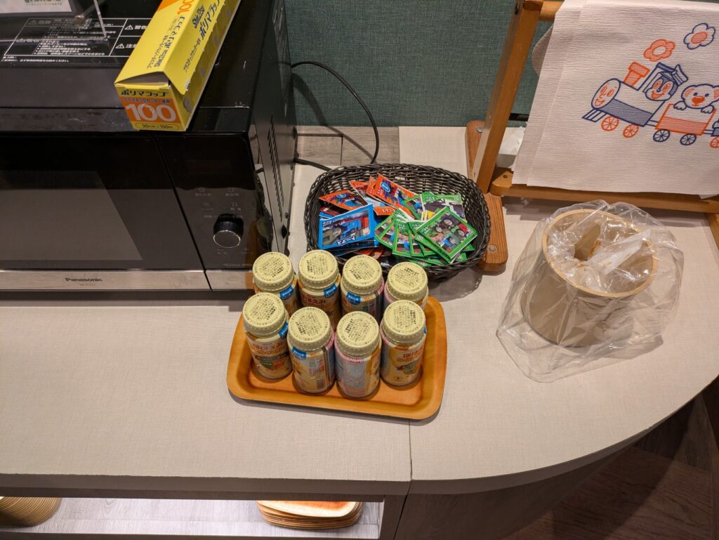 明治らくらくミルクとキャラクターふりかけコーナー