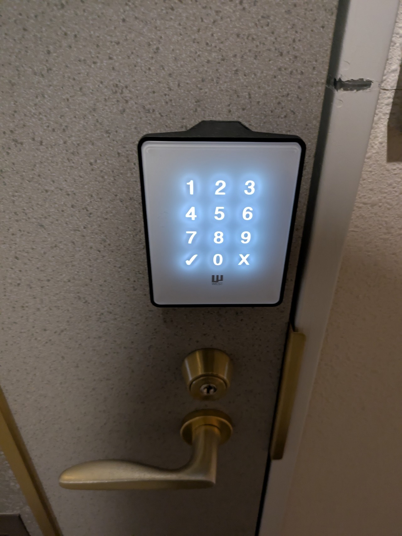 暗証番号パネル（点灯時）