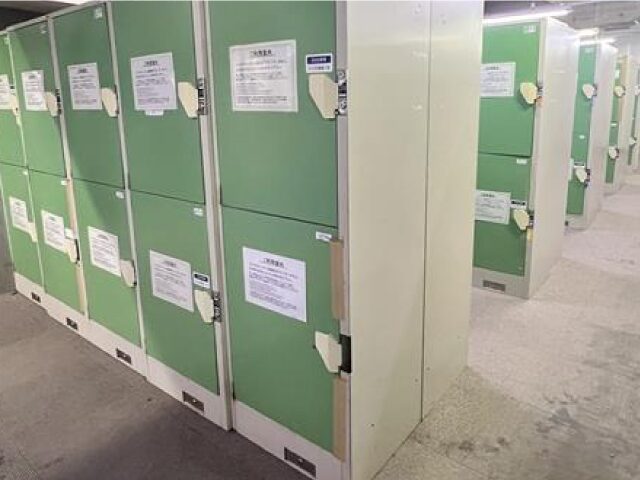 宿泊者が利用できる大型のコインロッカー。スキーやスノーボード旅行の荷物預けに便利な館内施設（公式HP参照）