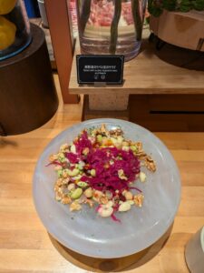 紫野菜のラペと豆のサラダ