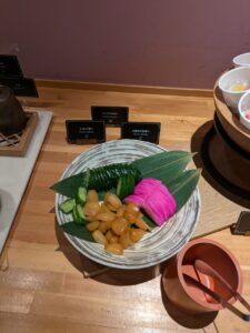 らっきょう漬け、きゅうりの浅漬け、大根の甘酢漬け