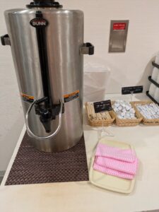 コーヒー、ポーションミルク、スティックシュガー