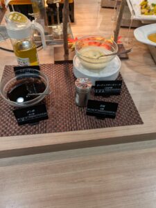 ポン酢、岩塩、オリーブオイル、ガーリックチーズソース