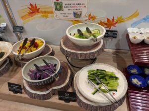 さつま芋のレモン煮、まるごとキャベツの漬物、紫白菜の浅漬け、野沢菜