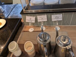 粉糖、シナモンシュガー、メープル風シロップ