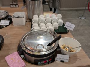 コーンスープ、クルトン