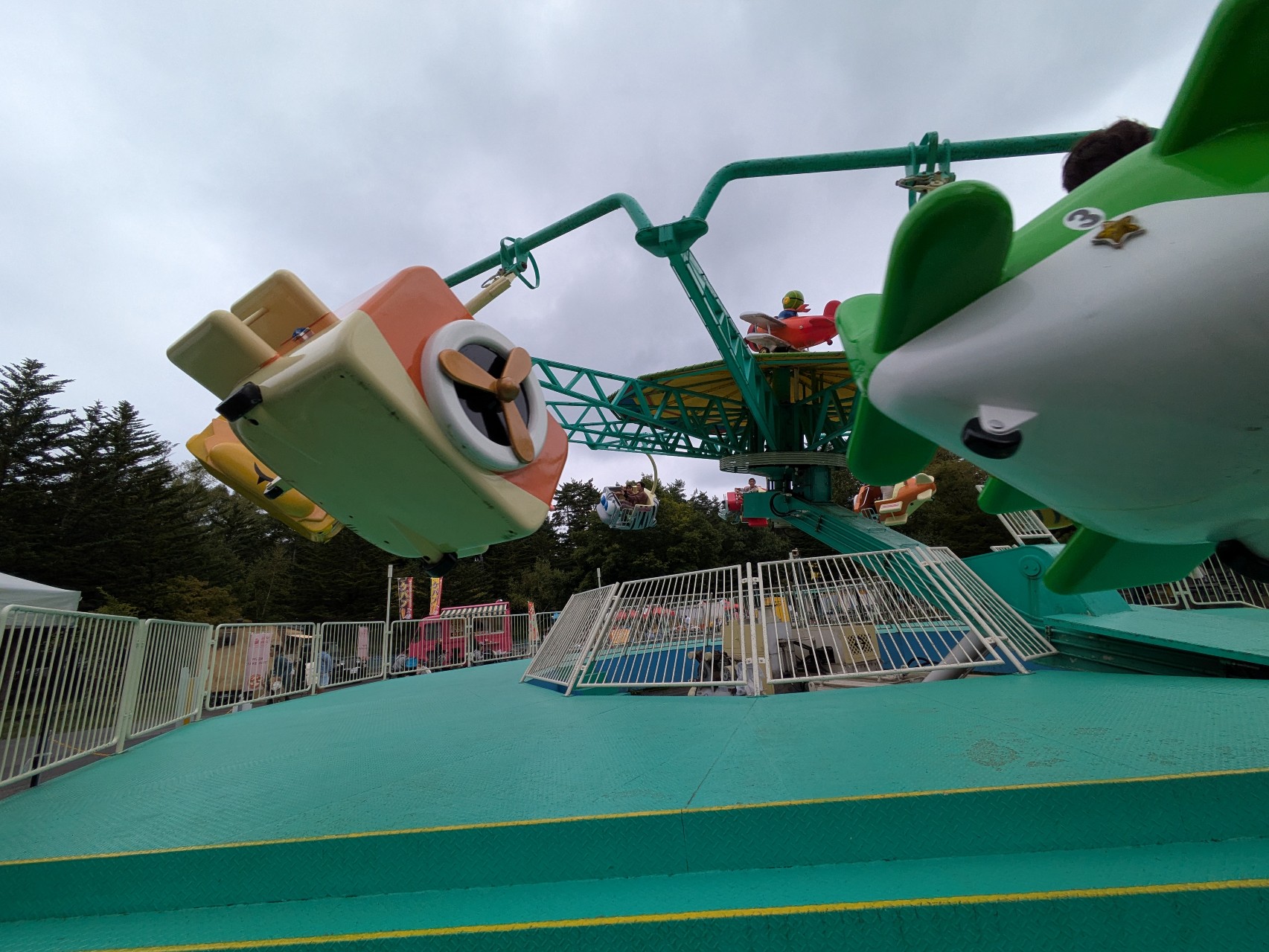 飛行機アトラクション