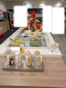 サラダ、ドレッシング（青じそ、シーザー、サウザン、ごま）