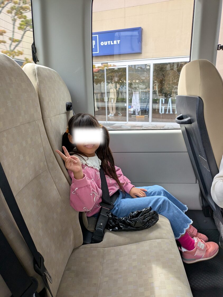 シャトルバス車内の様子