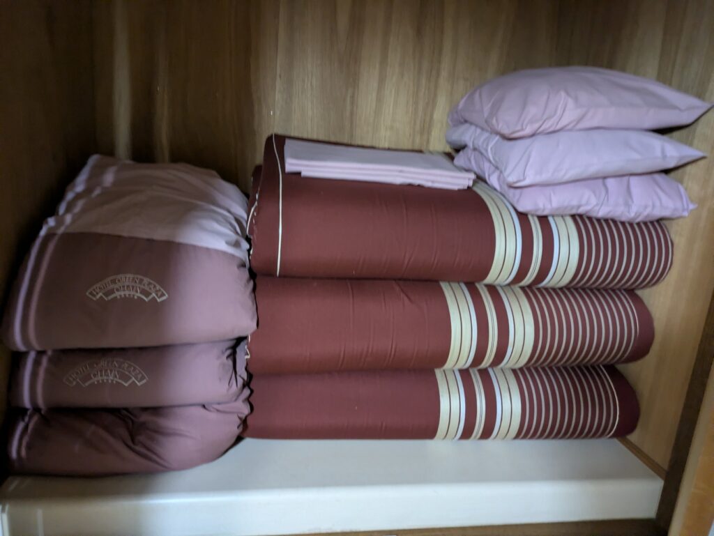 押し入れの布団