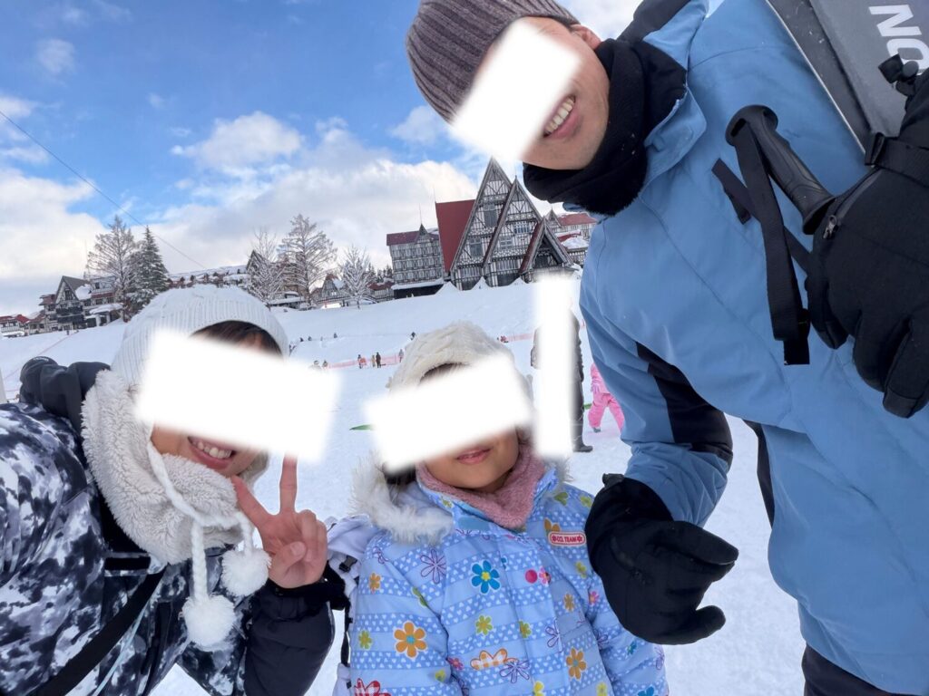 雪遊び中の記念撮影