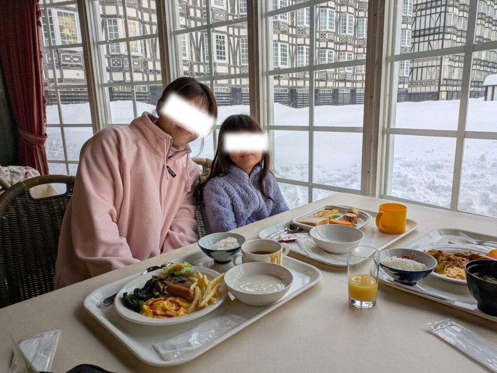 朝食バイキングの盛り付け